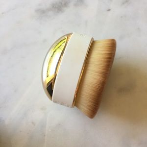 ARTIS Elite Mirror Palm Brush